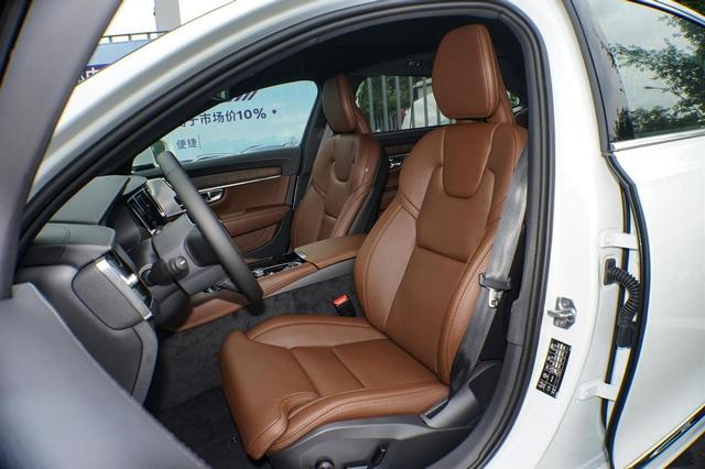 沃尔沃终于豁出去了，S90新能源一口气就跌13万，油耗低至1.8L