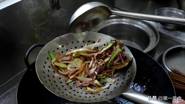 用蔥姜蒜就能做成的萬能下飯醬，十分鍾搞定，簡單好吃下飯快 健身 第7张