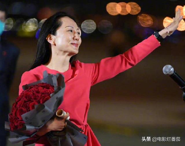 孟晚舟回国，港台明星纷纷致贺，女神张敏的八字欢迎词，让人泪目
