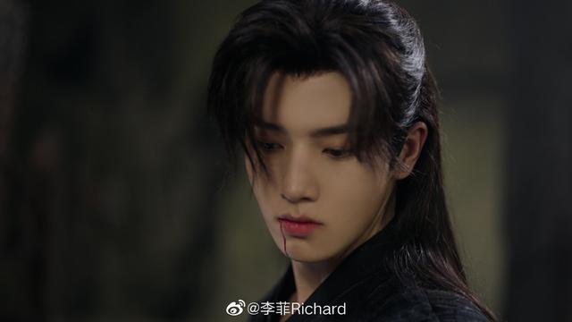 从健身博主到土味小短剧男主 因古装出圈的他 最近在网上有点火 全网搜
