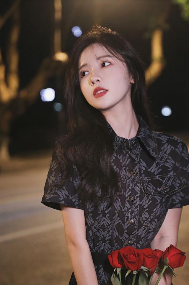 校花 美女来自山东青岛身高一米六三 体重48公斤 魔蝎座 太阳信息网