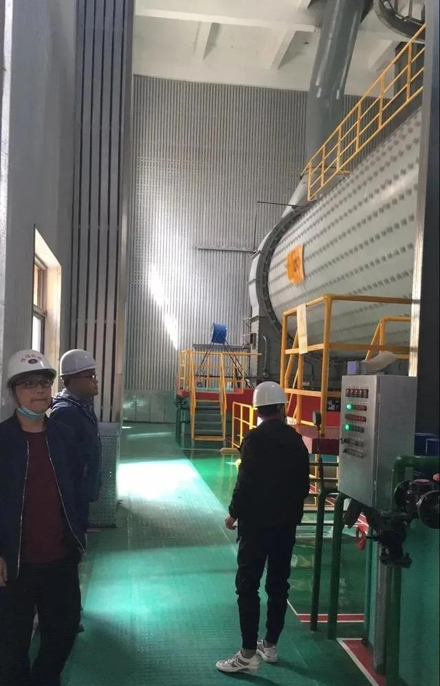 平顶山水泥矿粉对辊破碎机