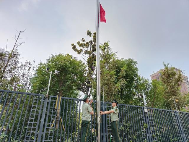 市北幼儿园：大手牵小手 兵心暖童心