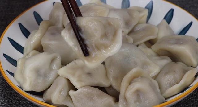 速冻水饺煮多久,速冻水饺煮多久才能煮熟