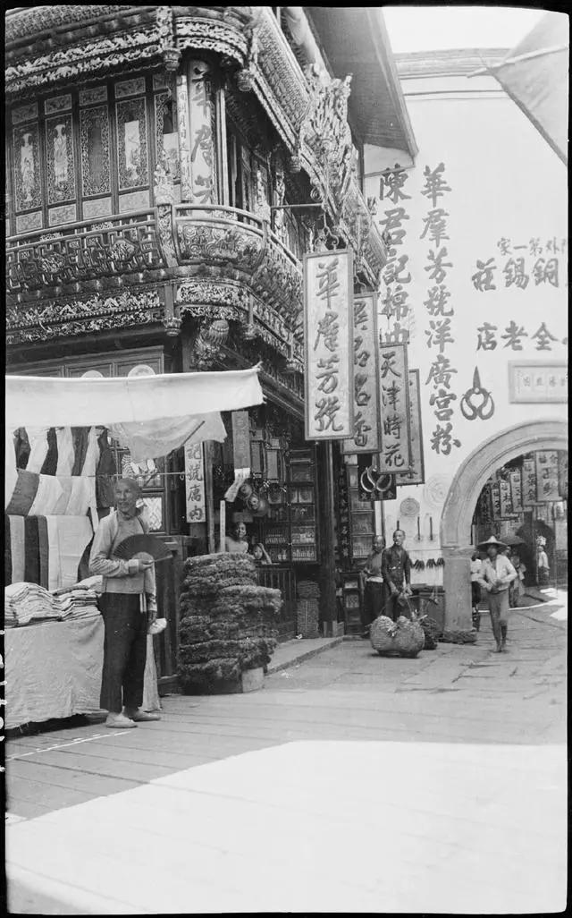 1920年代江南店铺老照片，可以想象当年的繁华