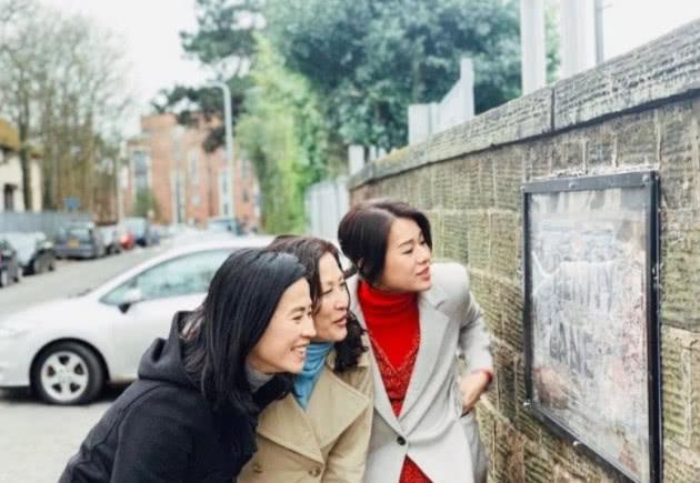 TVB3位当家花旦同框，英国街头一起拍照，网友：又是波回忆杀