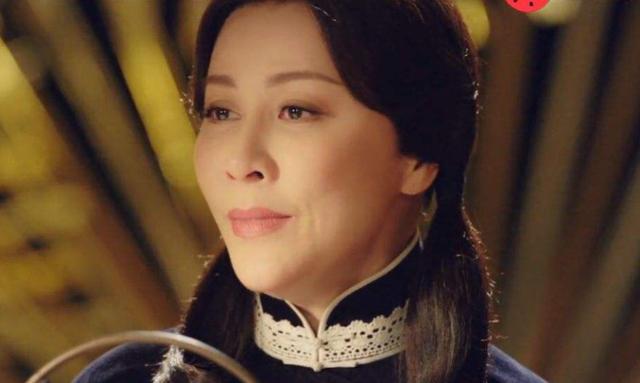 明明“廉颇老矣”，非要“尬演少女”的5大女星，羞不羞？