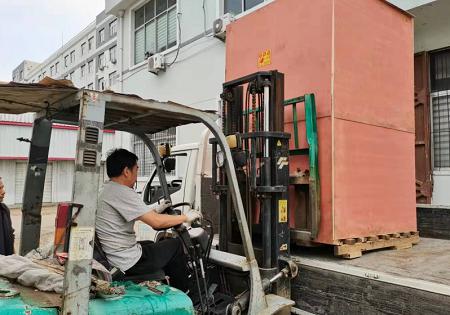 减碳限电企业节能正当时，节电设备订单多生产忙