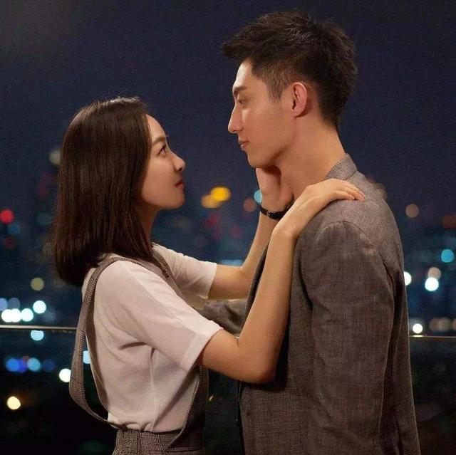 宋茜和黄景瑜的搭档也是相当默契,cp感也是超强了,很多网友说宋茜终于