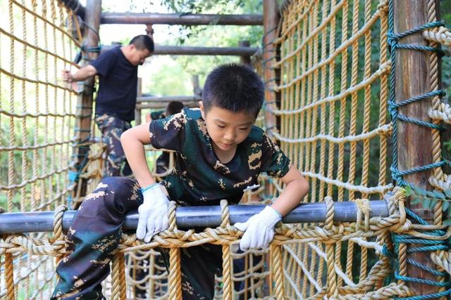 全封闭军事化管理学校怎么教育孩子(军事化管理封闭式学校对孩子好吗)(图10)