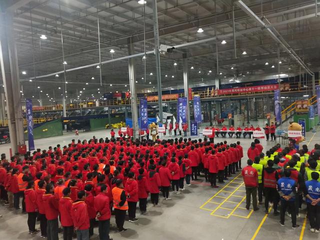 今年双11，预计河南投递量将达3.2亿件，近13万快递小哥投入到​旺季服务中