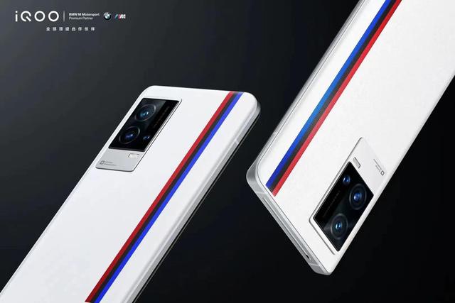 2K屏+驍龍888Plus+120W快充，i QOO8能否在高端市場占據一席之地