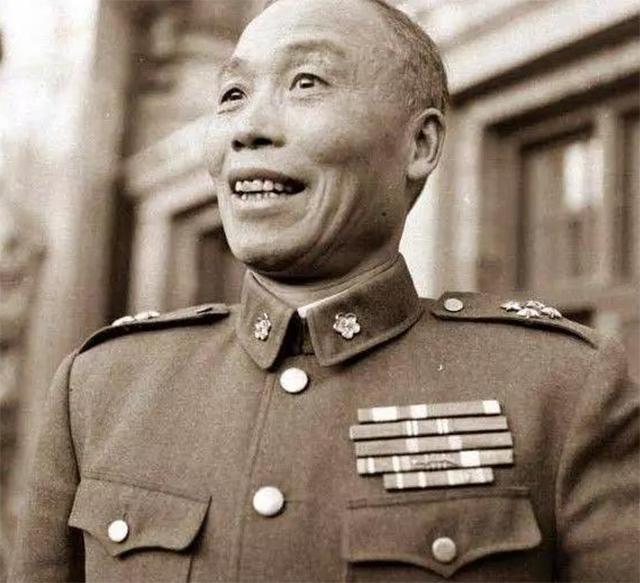 于是她拜托熟识的上海著名记者和翻译家张成仁,希望能换一份工作