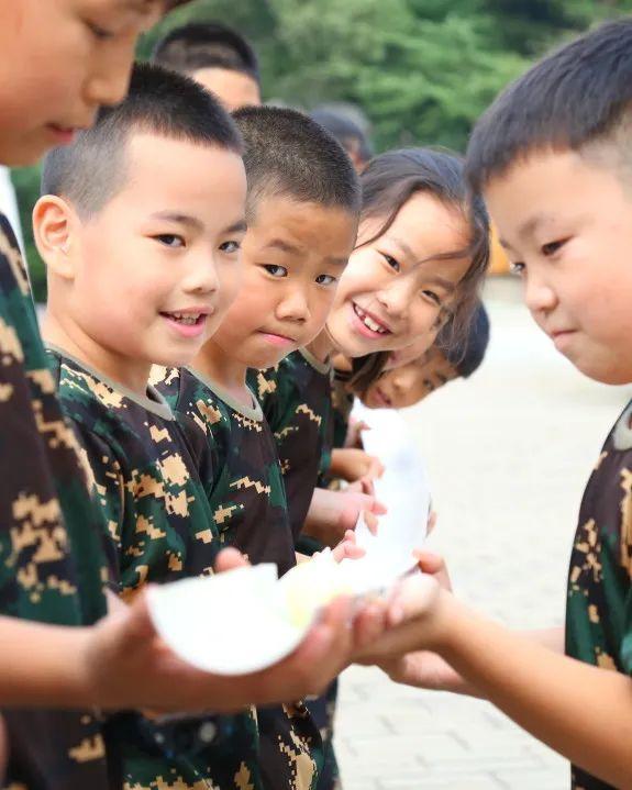 全封闭军事化管理学校怎么教育孩子(军事化管理封闭式学校对孩子好吗)(图11)