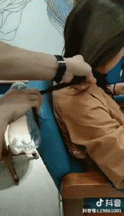身体乳塑料瓶怎么划开