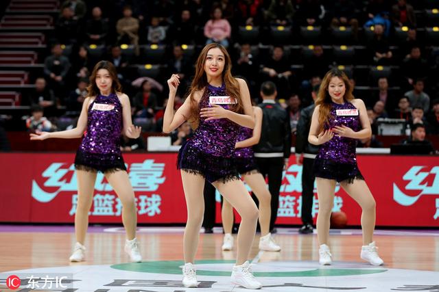 拉拉在跳舞(拉拉手跳舞的视频)