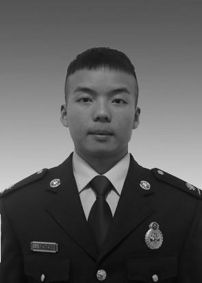 周鹏这是一封特殊的悼念信,是父亲写给儿子的,署名"周鹏父亲".