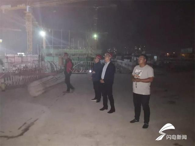 河南华硕洗砂机_自上料搅拌车