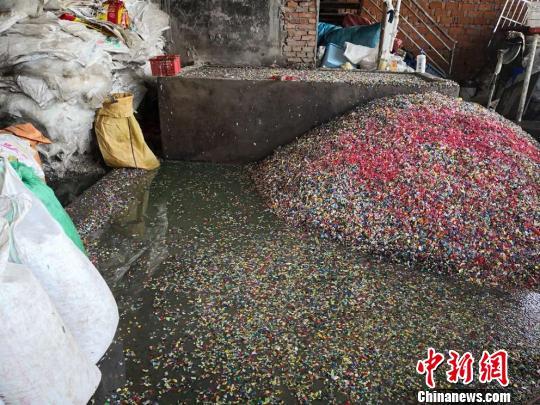 塑料厂的破碎机大概多少钱