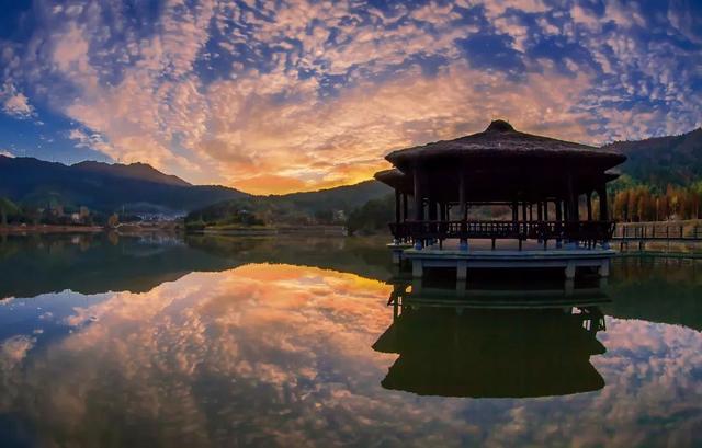 麻城有什么旅游景点_它位于湖北麻城,风景优美,环境宜人,是登高远眺的