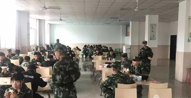 军事化管理的初中(军事化管理的初中学校)(图23)