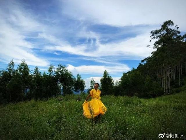 中国“乡村超模”时尚走秀，网友：气场不输维密
