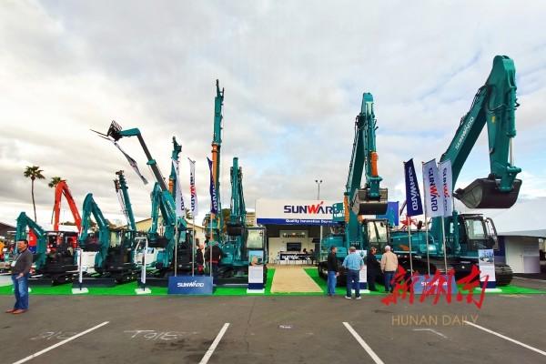 闪耀世界工程机械展