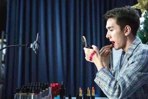 跳舞的小沫沫翻车舞(跳舞的小沫沫视频)