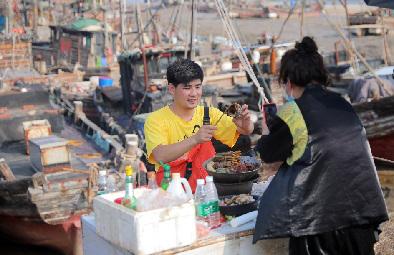 渔民直播做海鲜「滨海托萨」
