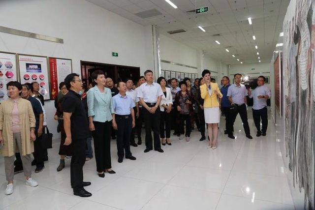 脱贫工程成果展