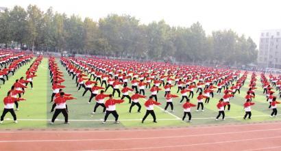 展工程学子风采