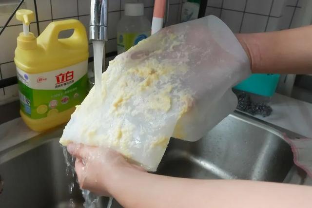螺旋洗砂机出料洗不干净带水