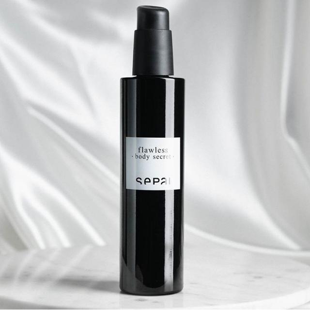 涂了身体乳感觉皮肤油油的