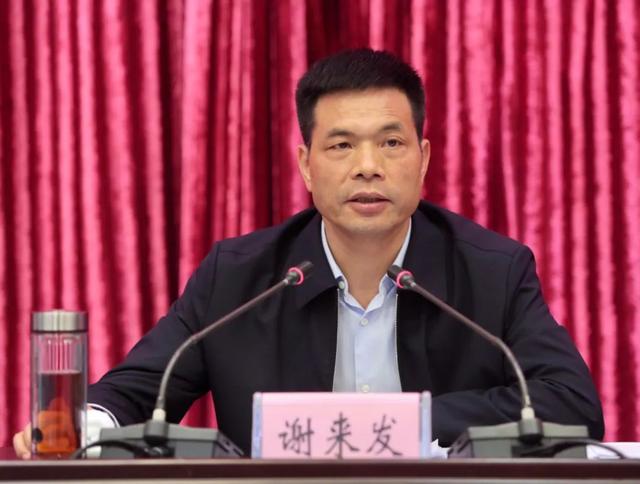 破碎机碰上了玻璃球