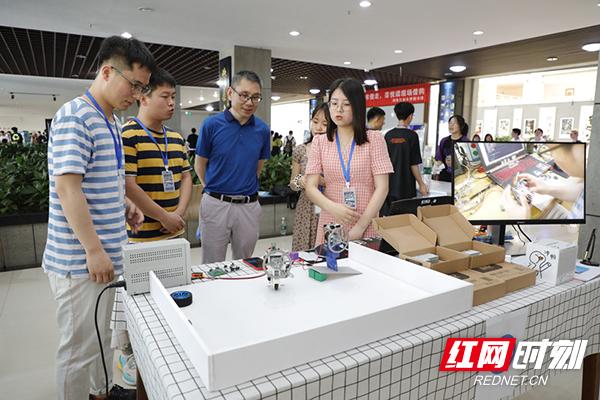 湖南工程学院服装毕业作品展