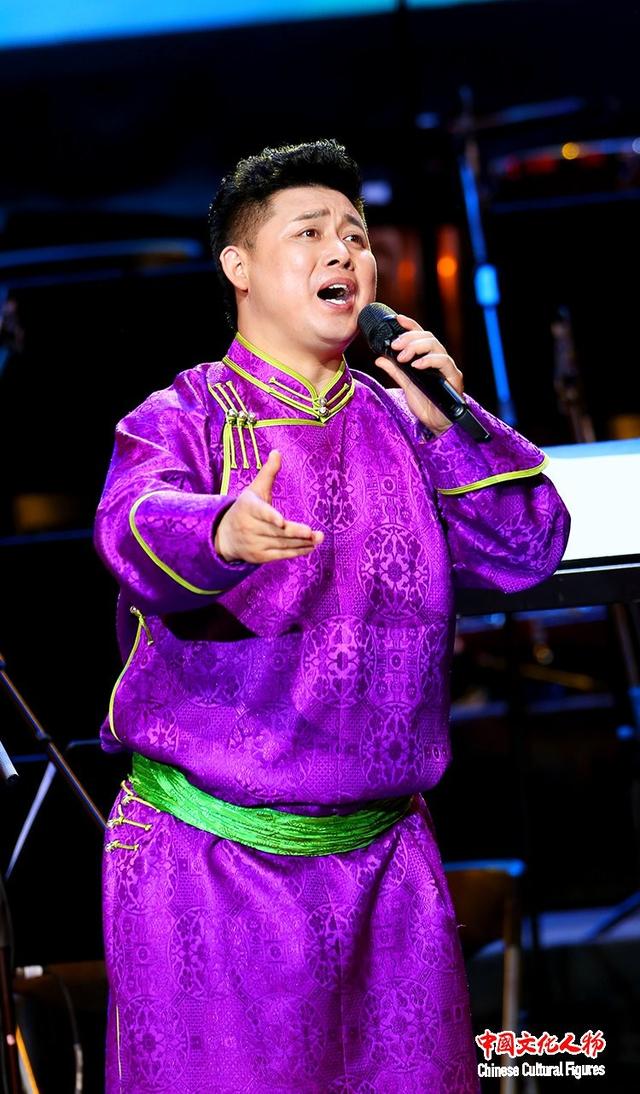 让台下的观众情不自禁地阵阵欢呼吴扎拉涛,阿娜,刘少峰,韦誉,张明旭