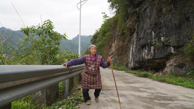混凝土路面破碎机山东天路重工