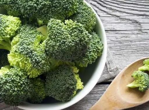 别再吃柠檬补维C啦！这些蔬菜可比柠檬管用多了