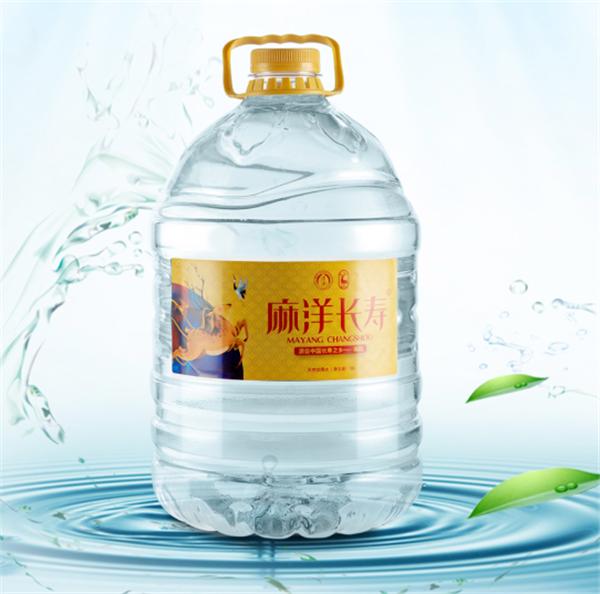 喝水虽平常，却是个技术活