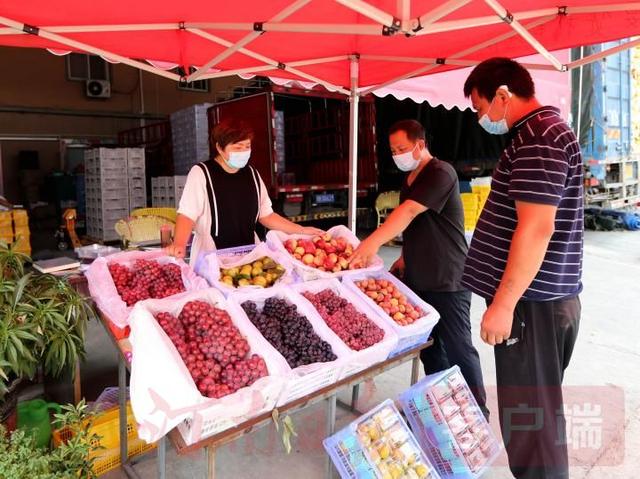 记者实地探访万邦农产品批发市场——“‘菜篮子’拎得稳装得满，没问题”8