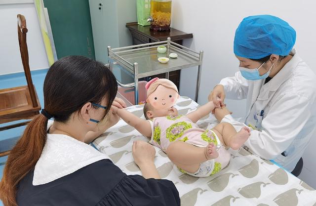 过敏性鼻炎怎么治？“秋天到，鼻炎闹”小儿推拿有妙招