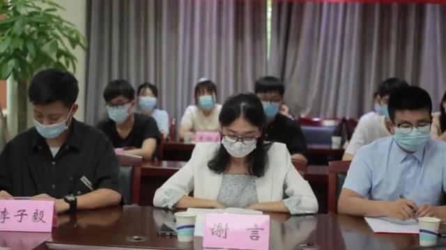 车辆工程团支部风采展标语