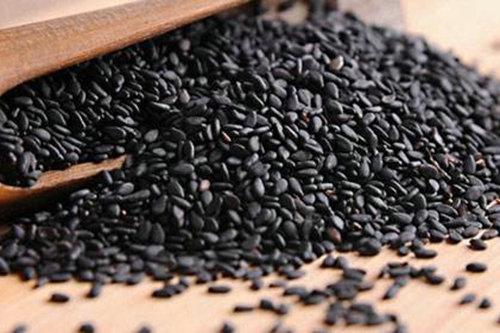 多吃这些食物让你远离脱发烦恼 黑芝麻可促进黑色素形成