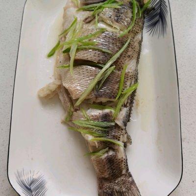 怎样清蒸鲈鱼好吃又简单