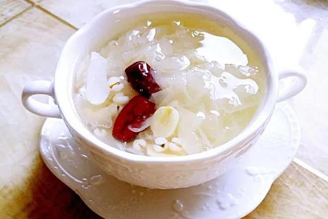 咳咳咳……又到一年秋燥时，秋燥分两种，进补不对等于白补，专家发来养生秘籍