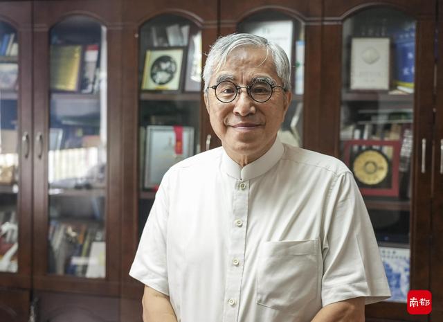 港澳人士移民澳洲香港籍中科院院士苏国辉非常希望香港人眼中的深圳