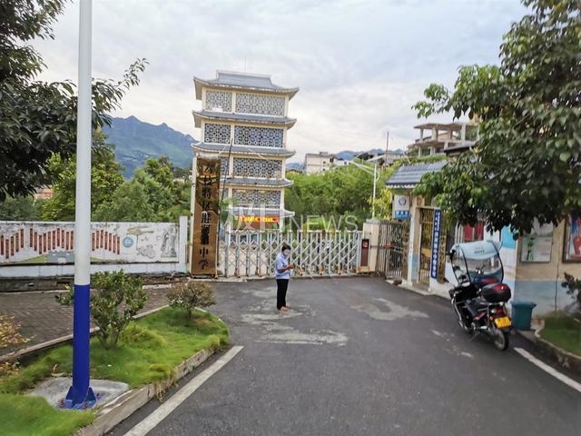 无法团圆的中秋：贵州侧翻客船上有四个学校的学生，出航时间比以往顺延一天