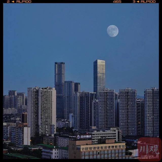 今年中秋朋友圈晒月亮大赛，冠军已提前内定