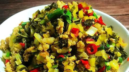 又到一年腌菜时 腌菜好吃也得悠着点