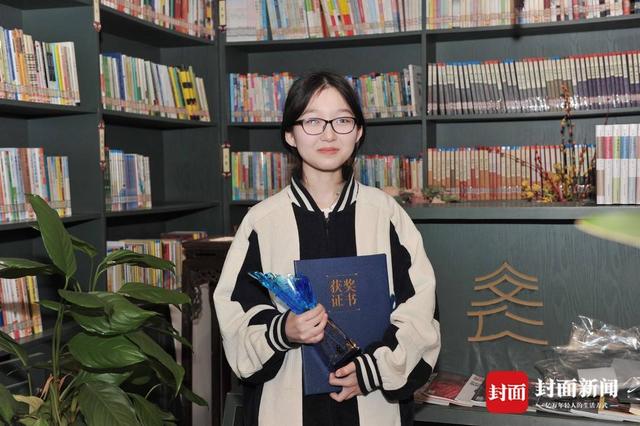 年仅21岁 作家渡澜摘得短篇小说双子星奖丨第六届华语青年作家奖